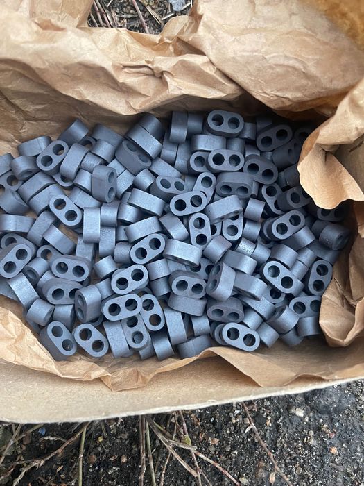 Сердечник ферритовый двухотверстный