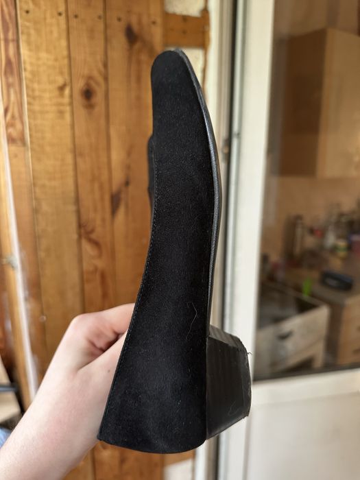 Жіночі чорні туфлі з натуральної замші 39 розміру