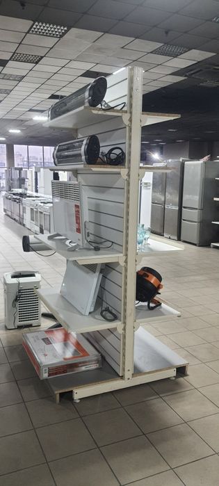 Розпродаж торгового обладнання. Стелажі