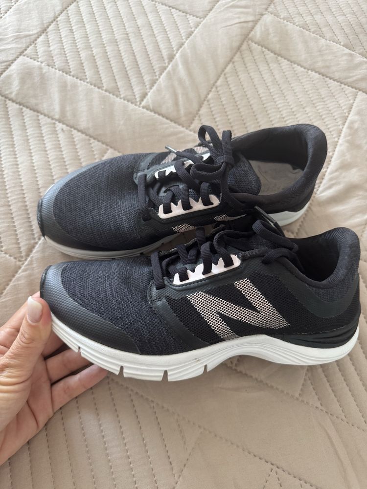 New balance кросівки