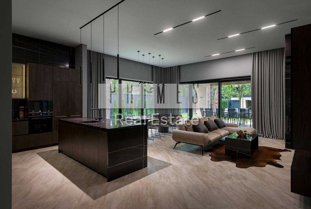 Продаж будинку Плюти. Сучасний ремонт! Басейн