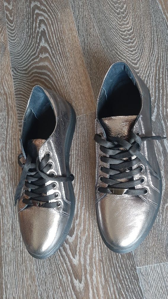 Туфли мокасины ботинки  39 серебро