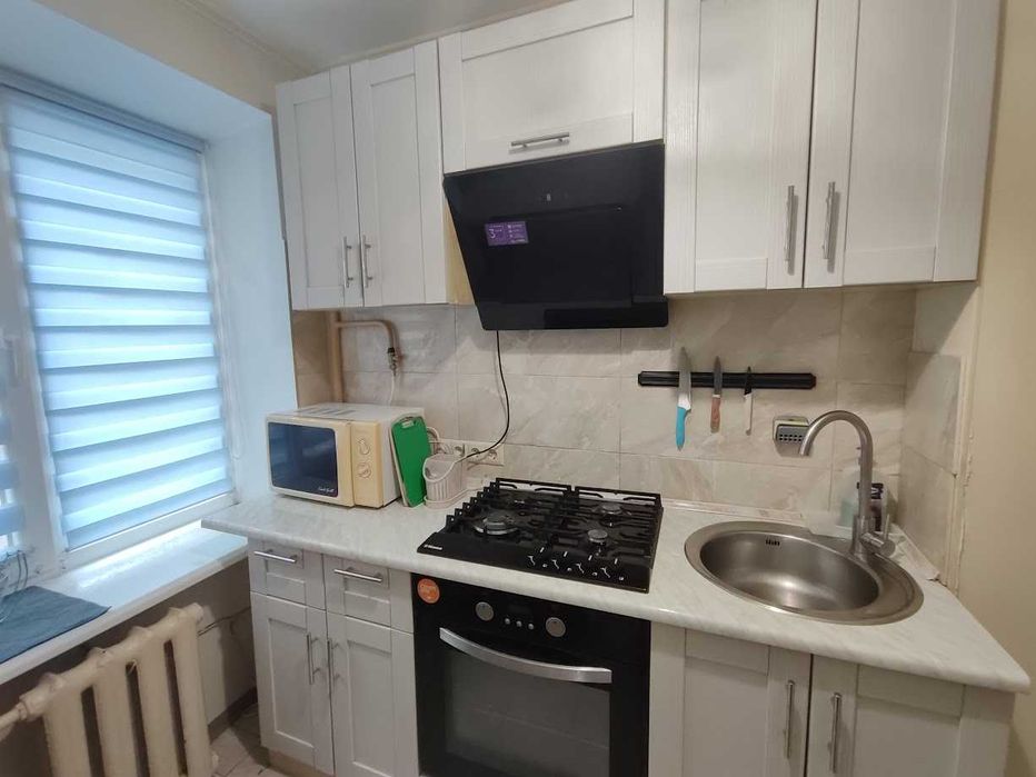 Оренда 2-кімн квартири на вул Комарова (Скальда), район готелю Черемош