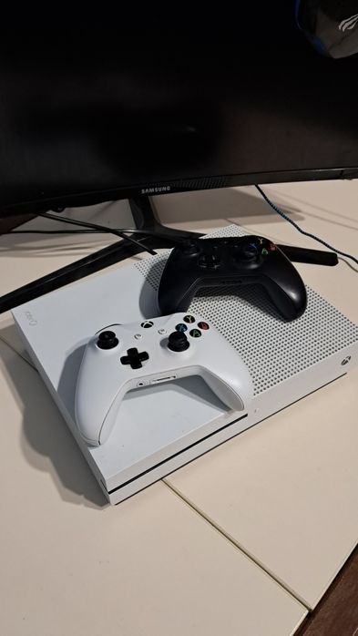 Xbox One S продам