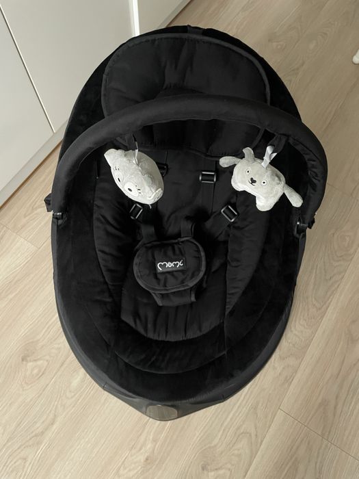 Leżaczek bujaczek elektryczny MoMi Kenani Onyx bluetooth