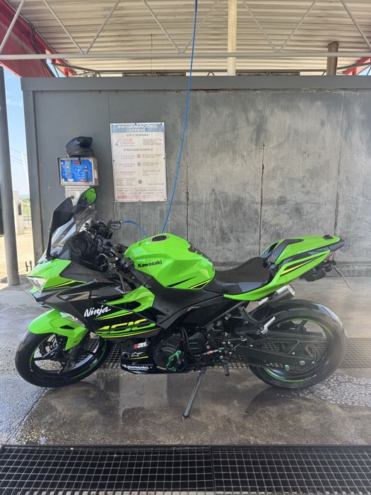Kawasaki Ninja 400