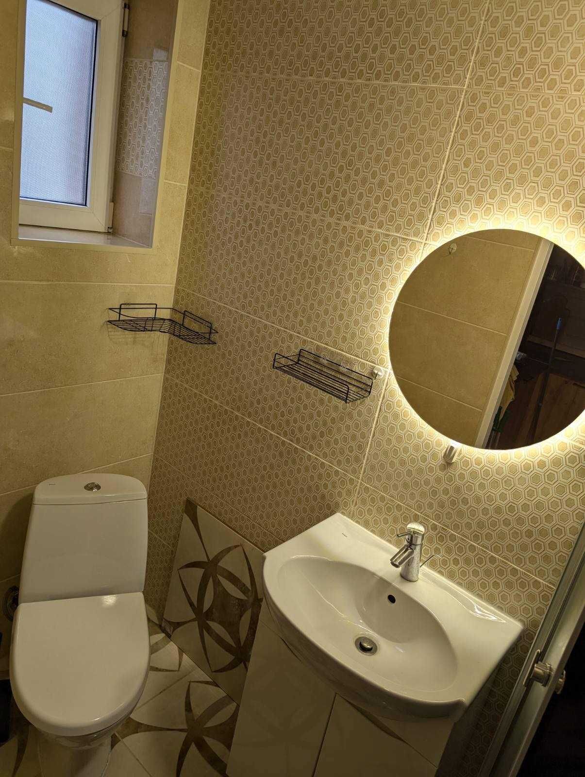 Продаж частини будинку, центральна частина міста (вул. Миру), програми