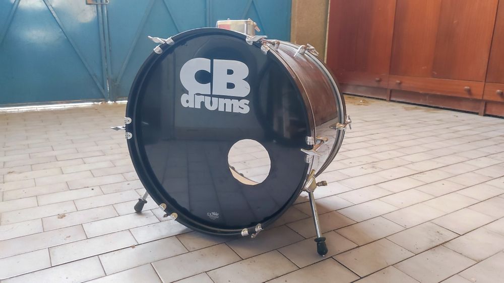 Bombo 20 CB Drums / Bateria elétrica Alesis DM6