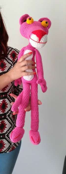 Boneco Pantera cor de rosa (amigurumi)