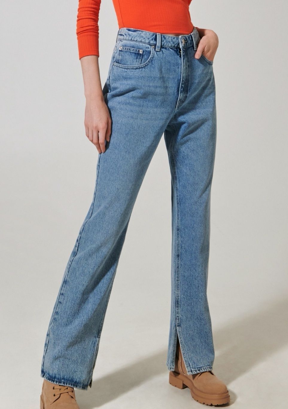 Jeansy flare z rozciętymi nogawkami denim sinsay M