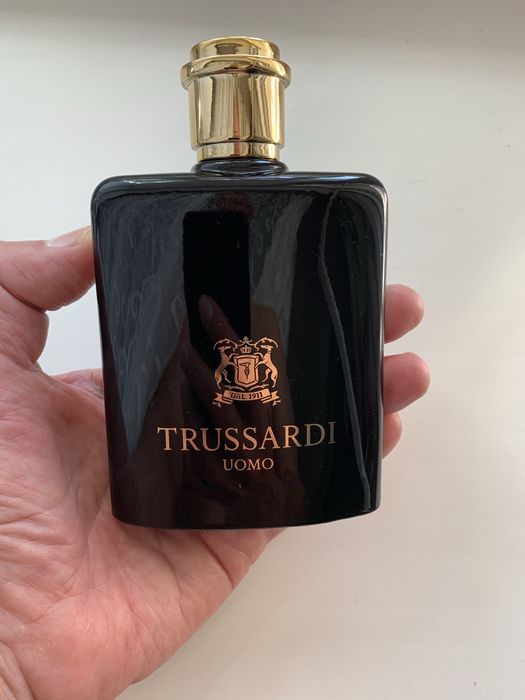 Флакон от мужской туалетной воды TRUSSARDI.