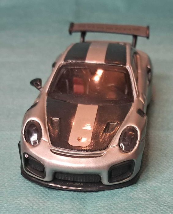 Autko, resorak Bburago - Porsche 911 GT2 RS