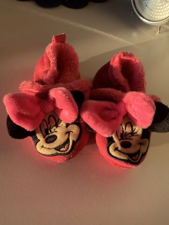 Buty niechodki Disney Minnie Mouse w pudełku. 9-12 miesięcy
