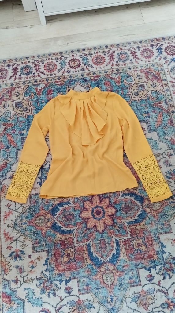 Żółta koszula z żabotem elegancka z koronką haftowana r. S Shein