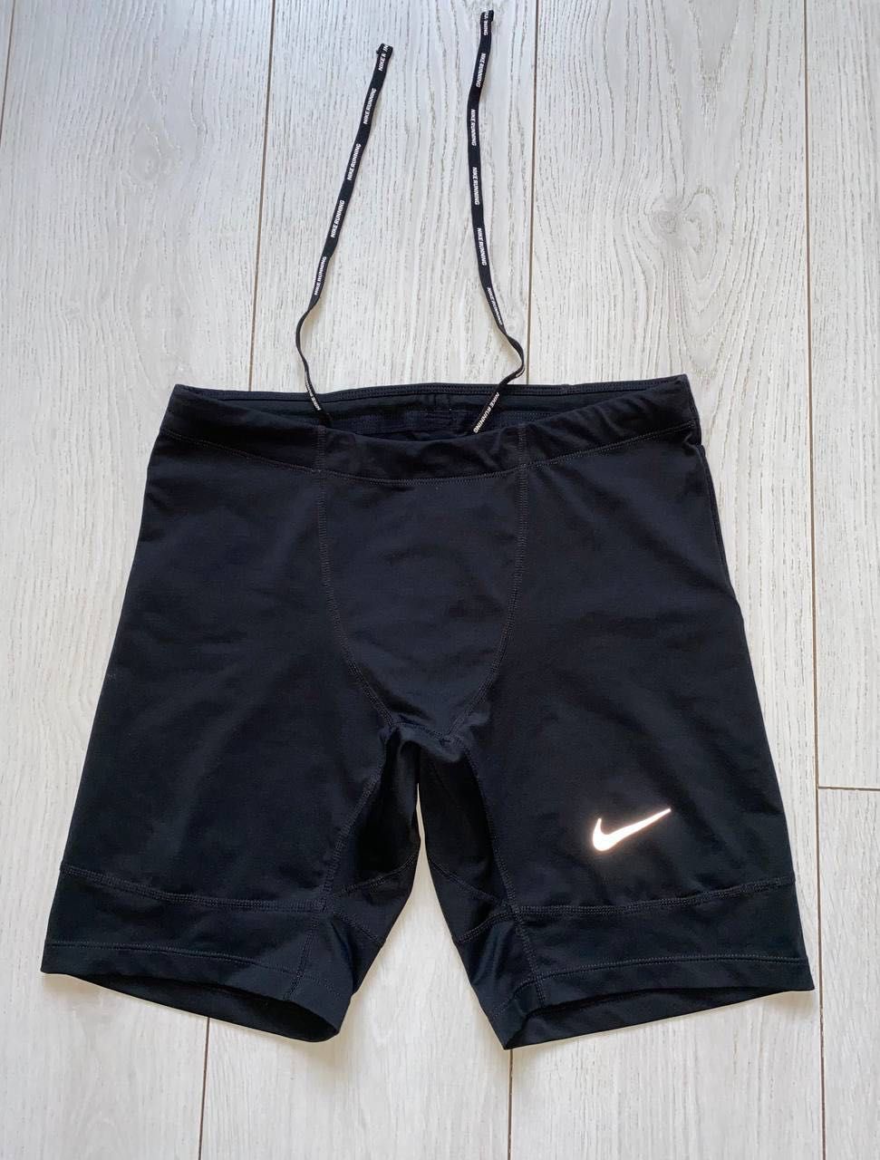 чоловічі спортивні шорти Nike dri-fit
size L