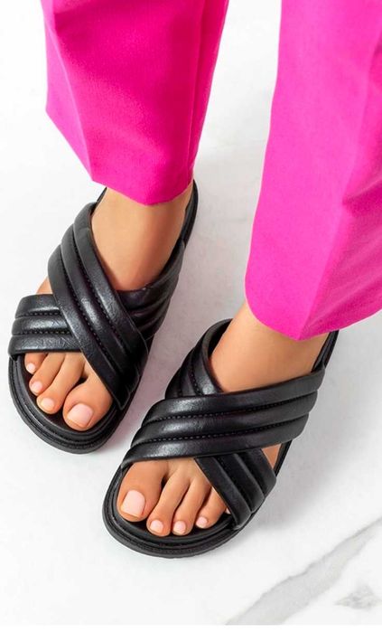 Czarne klapki na platformie Daintree