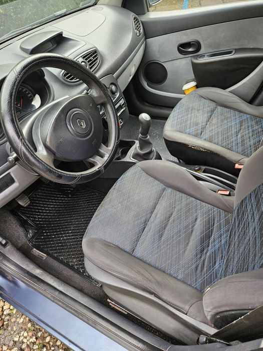 Renault Clio 1.2, klima, opłaty na rok. 2007r