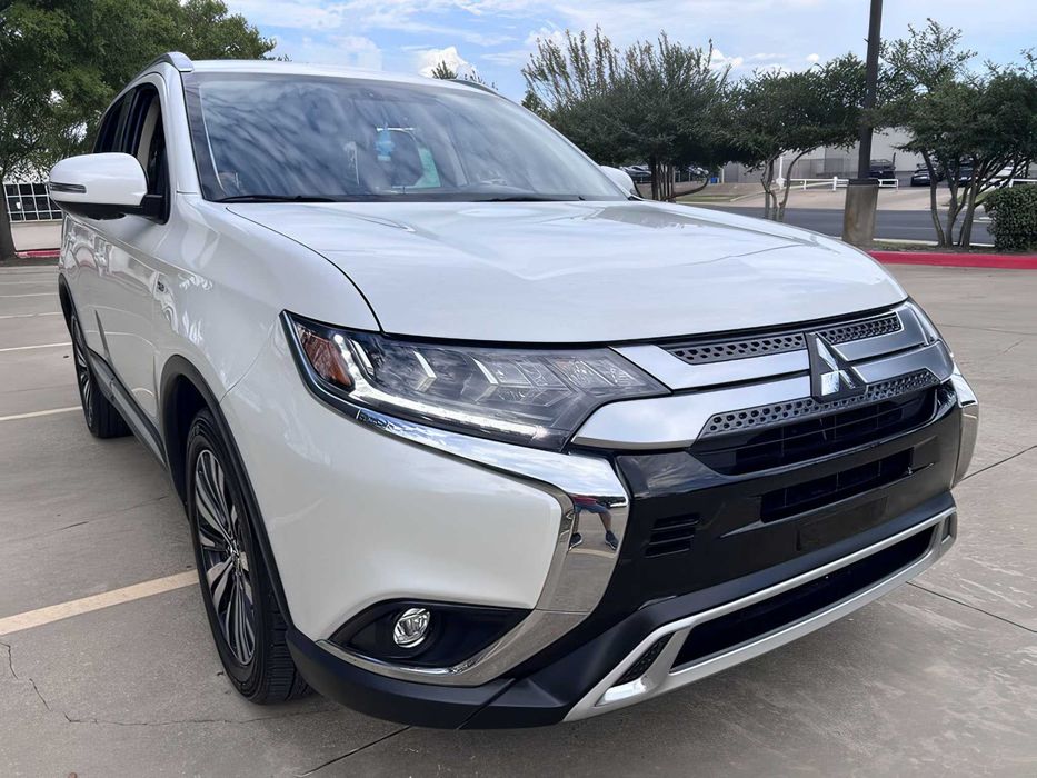 Mitsubishi Outlander      2019