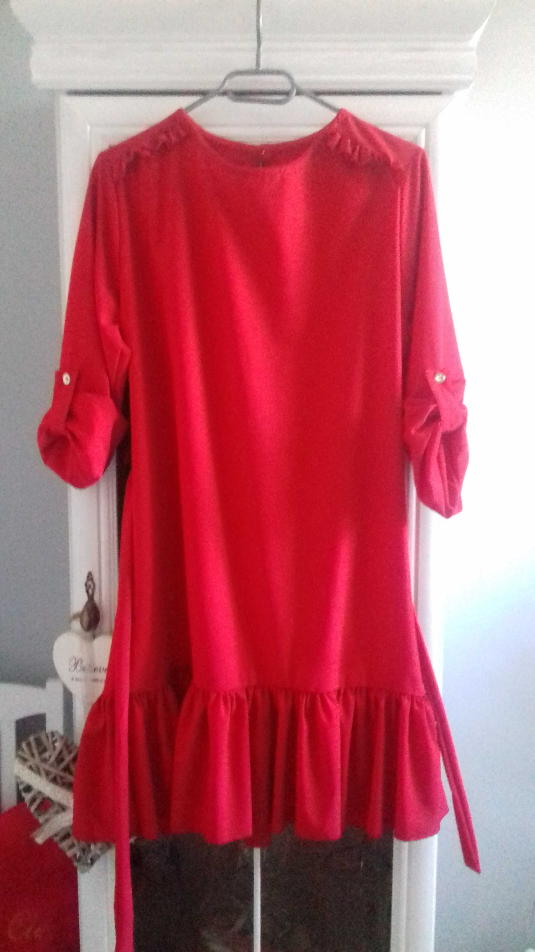 Sukienka czerwona falbanki rozmiar M