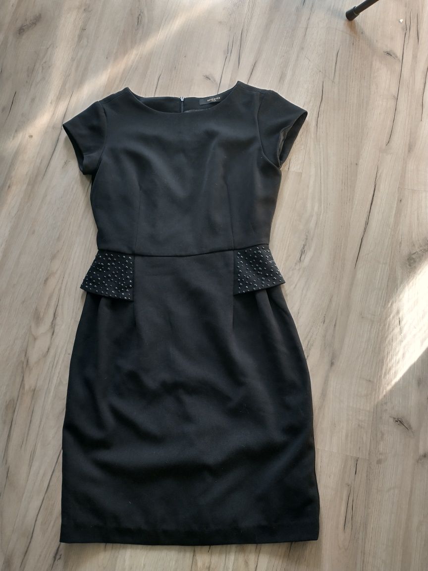 Czarna sukienka Reserved roz S