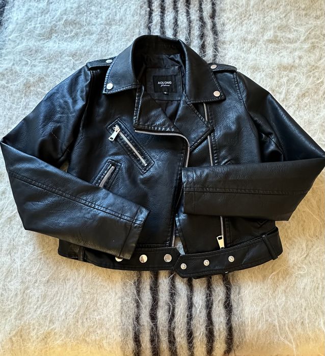 Куртка коротка з екошкіри