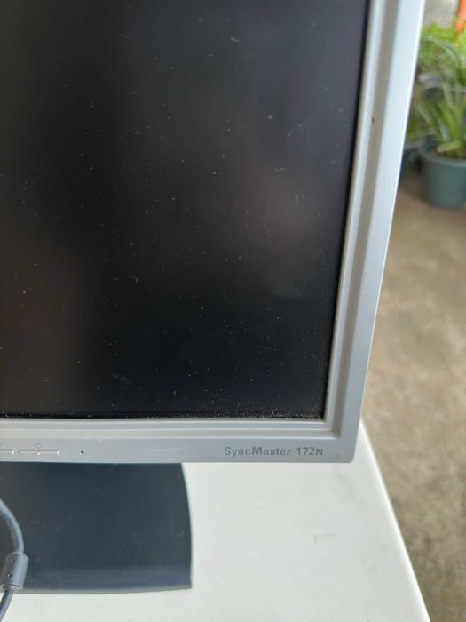 Monitor and keyboard64584568879233122