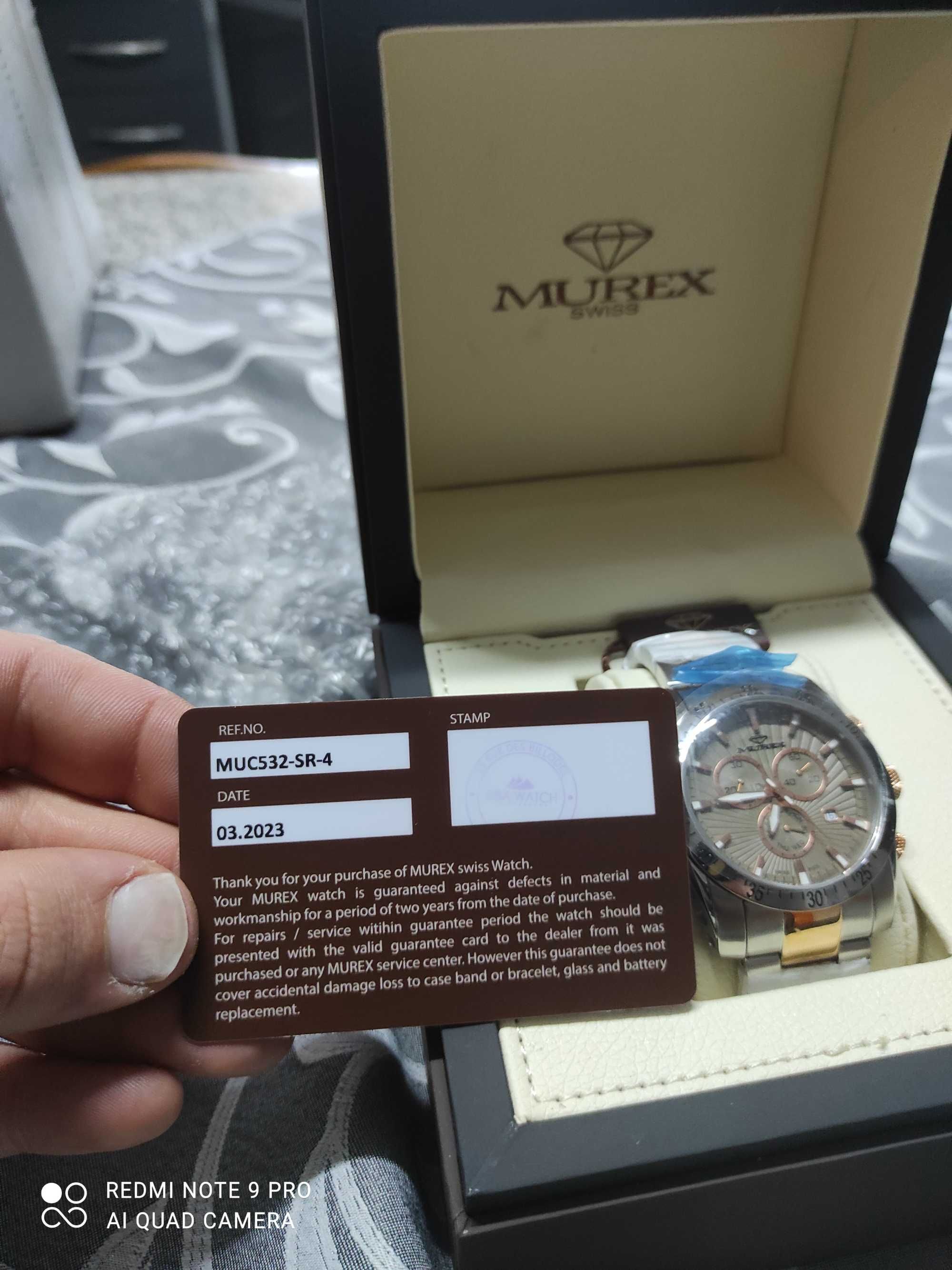 Relógio luxuoso suíço a metade do preço do site