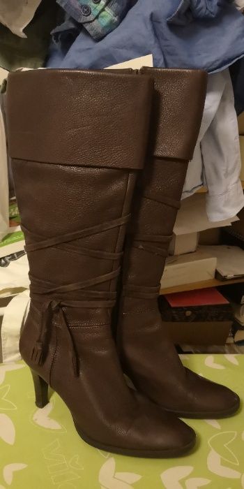 Buty jesienne zimowe kozaki długie 39 brązowe skórzane