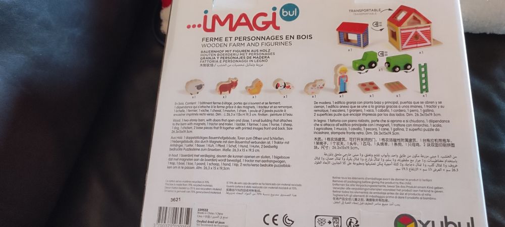 Ferme et personnages en bois