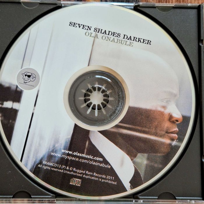 Ola Onabule "Seven Shades Darker" z dedykacją