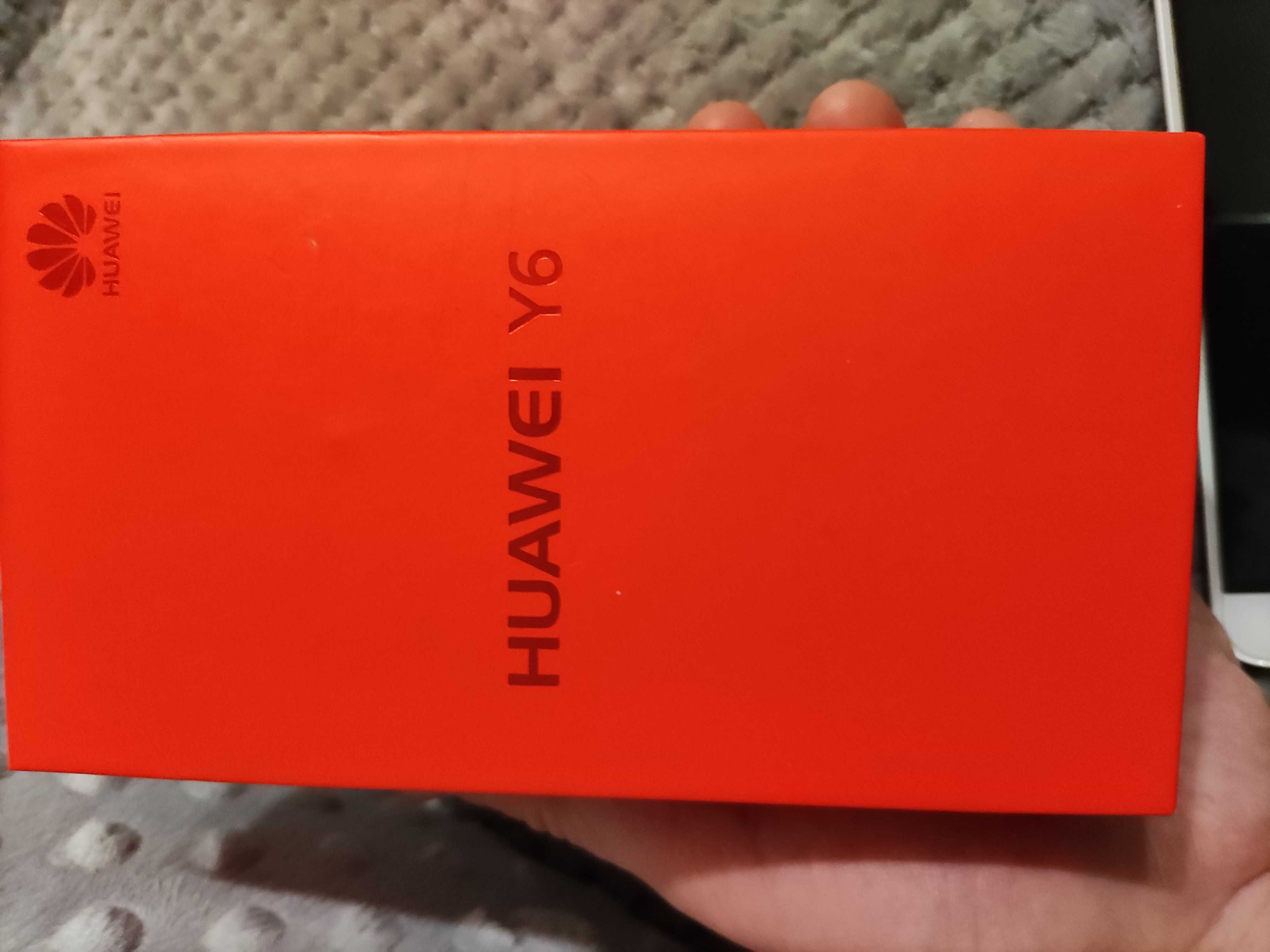 Huawei Y6 SCL-L01 biały.