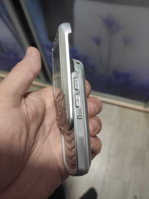 Мобільний телефон Samsung Z400