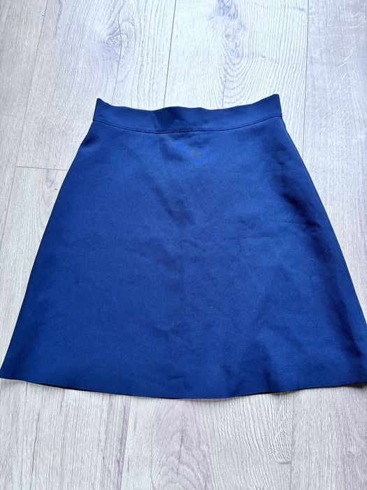 Trapezowa czarna spódniczka 140