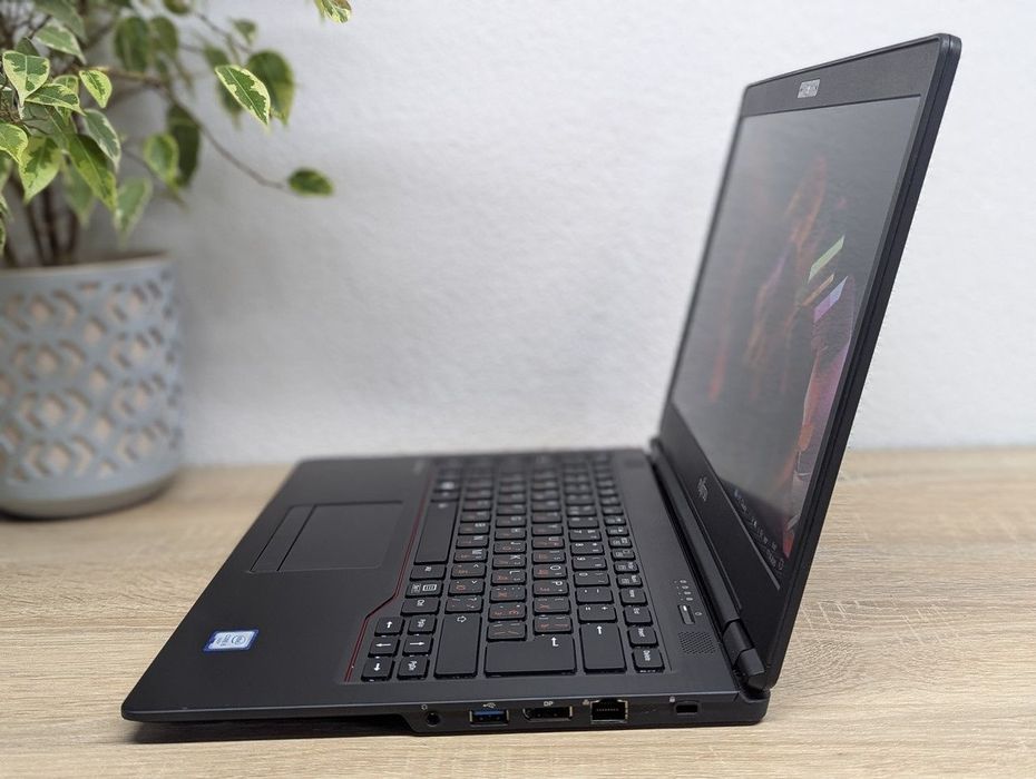 Fujitsu на i5, 16Гб DDR4, та 250Гб SSD