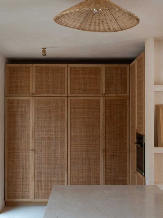 Móveis, cozinhas, mobiliário, roupeiros e planeamento á medida