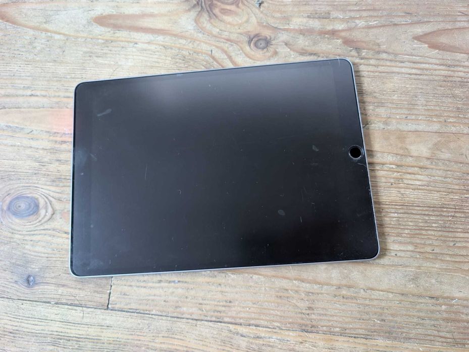 APPLE IPAD PRO 10.5" 2017 (GWIEZDNA SZAROŚĆ, A1701) uszkodzony
