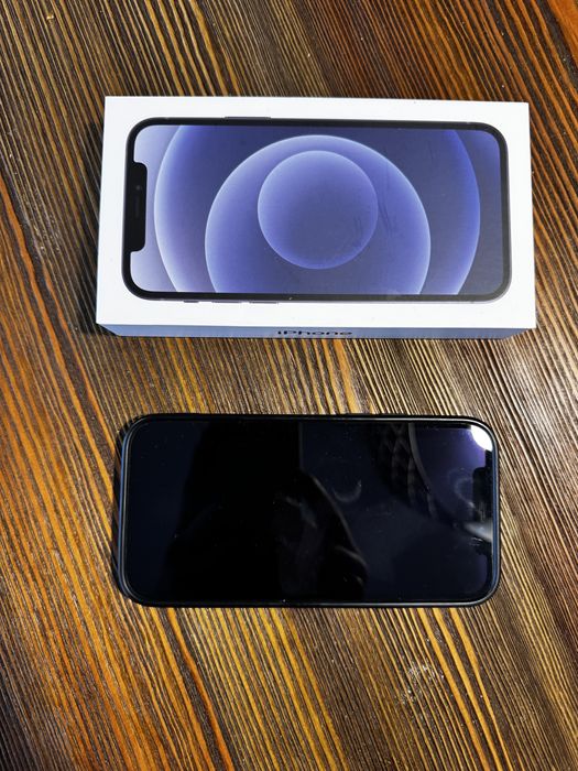 iPhone 12 64GB Black – Stan idealny, mało używany, komplet