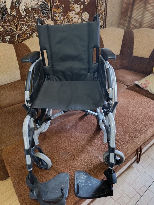 Продам инвалидную коляску