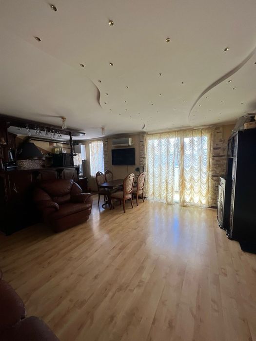 Сдам свою 3+2 кімнатну квартиру