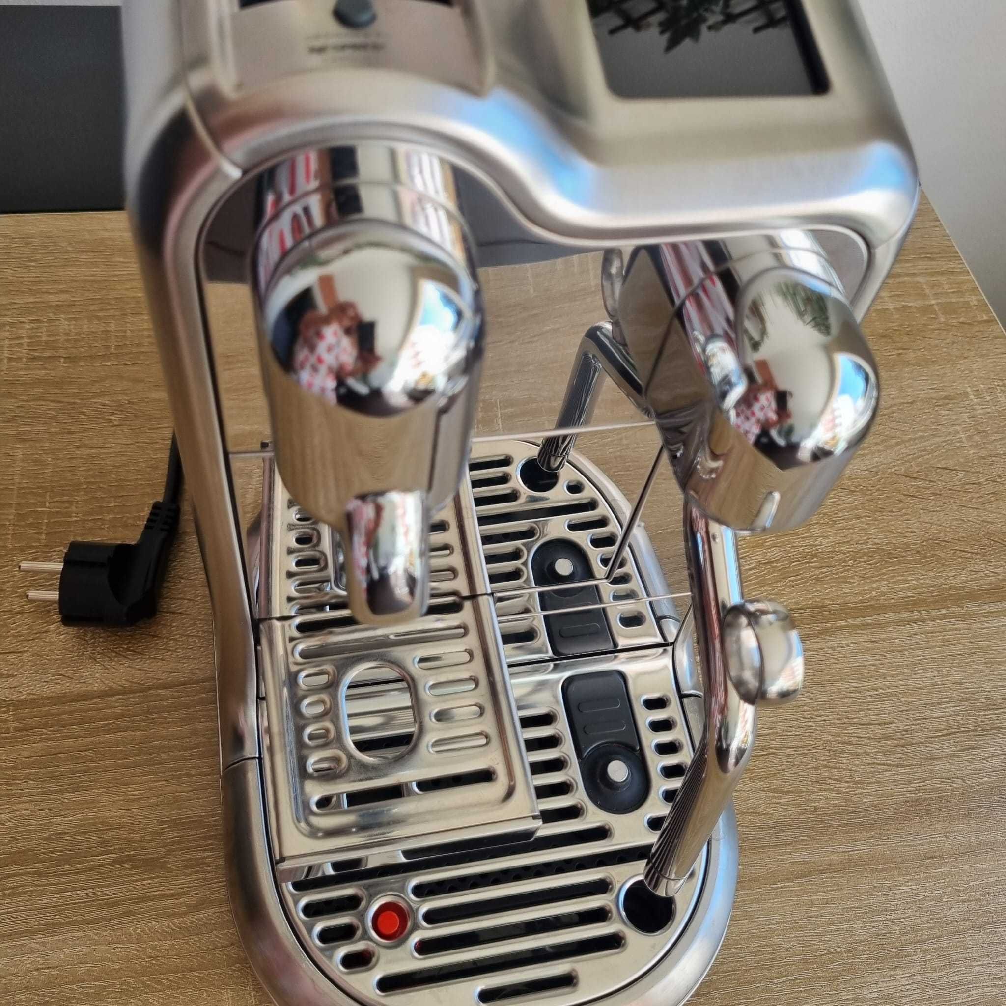 Máquina de café Nespresso Creatista Pro