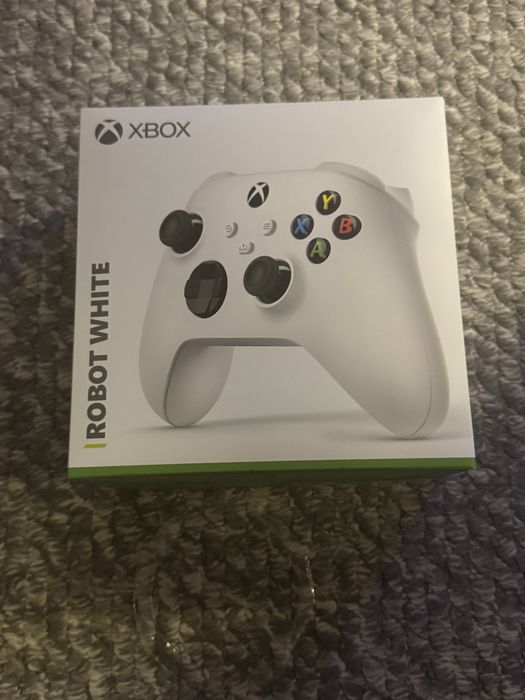 Xbox controler robot white