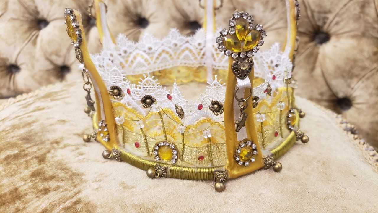 Корона принца, принцессы, с камнями в золоте