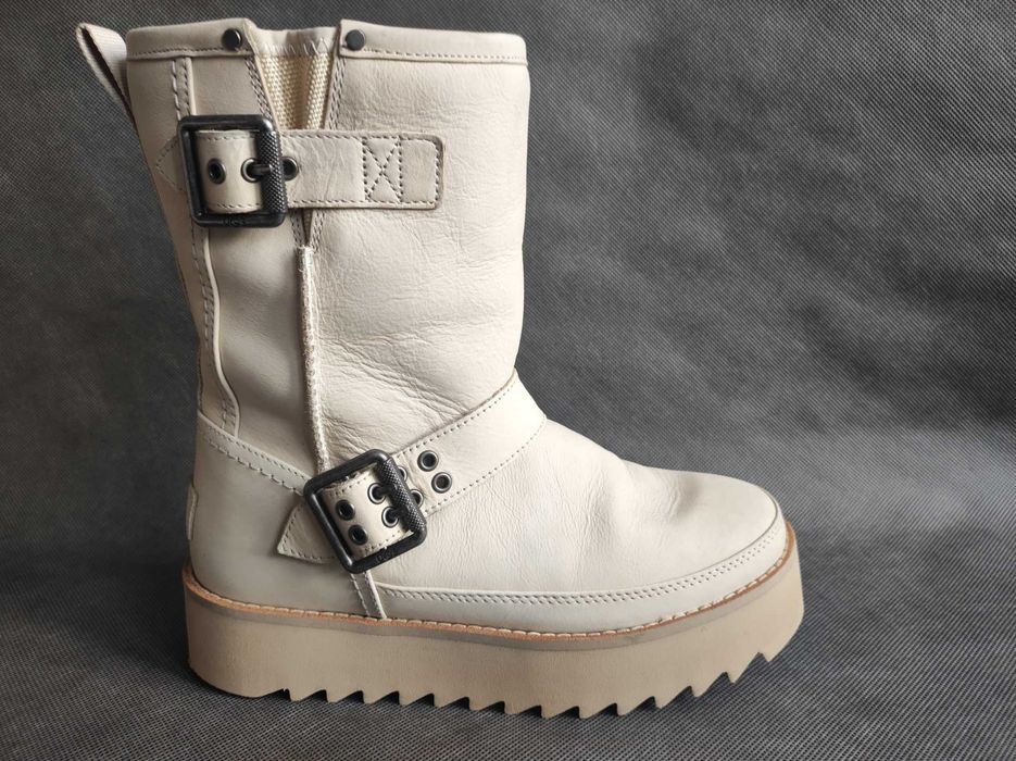 - UGG Classic Rebel Biker Short Boots - Śniegowce na platformie r.38