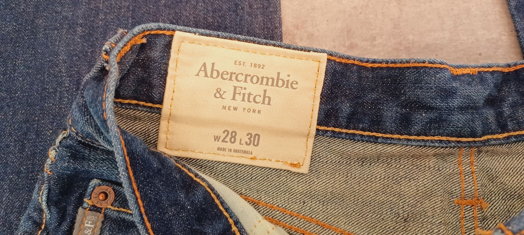 Spodnie jeansowe Abercrombie & Fitch W28 L30