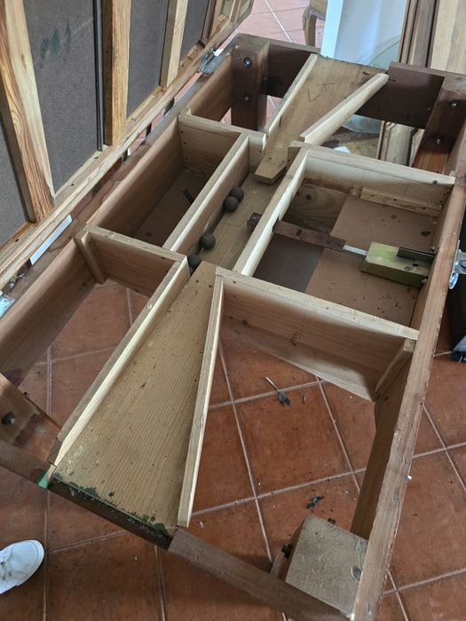 Mesa de Matraquilhos Vintage em Madeira Maciça – Modelo Café Antigo –