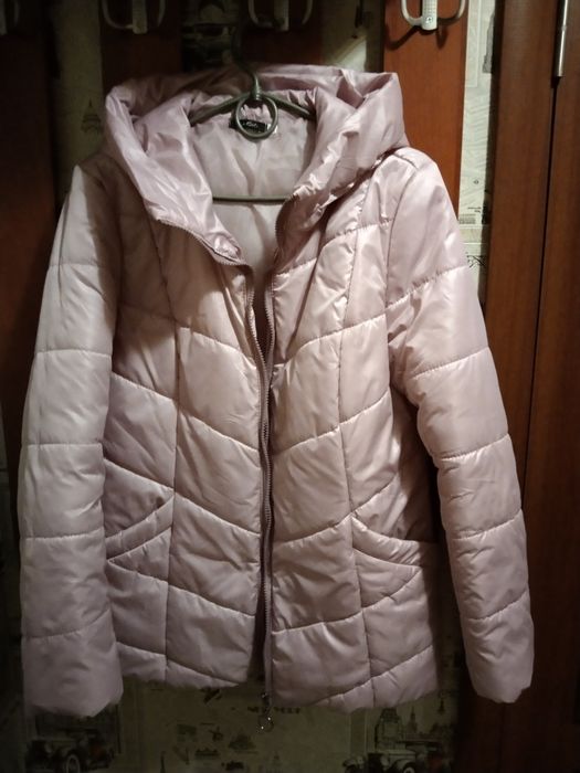 Продаються жіночі куртки весінньо- осінні та зимові