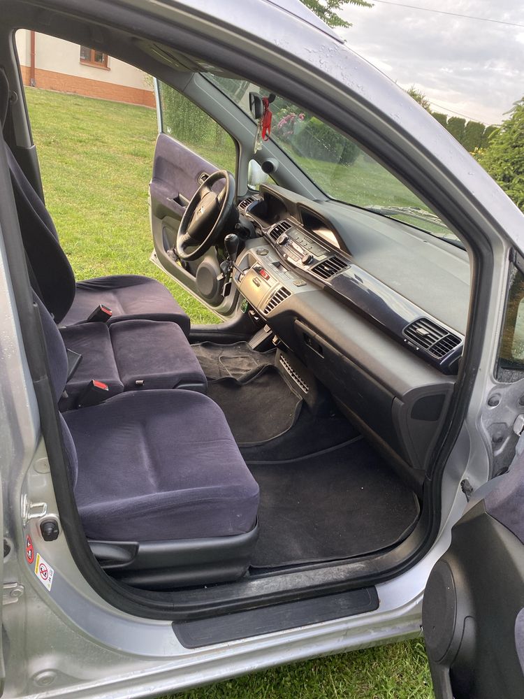 Sprzedam Honda Frv 6-osobowa