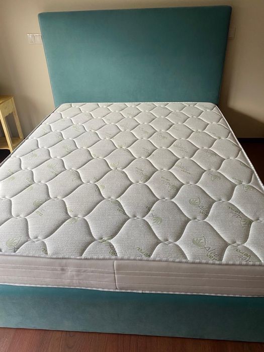 Cama de casal com colchao