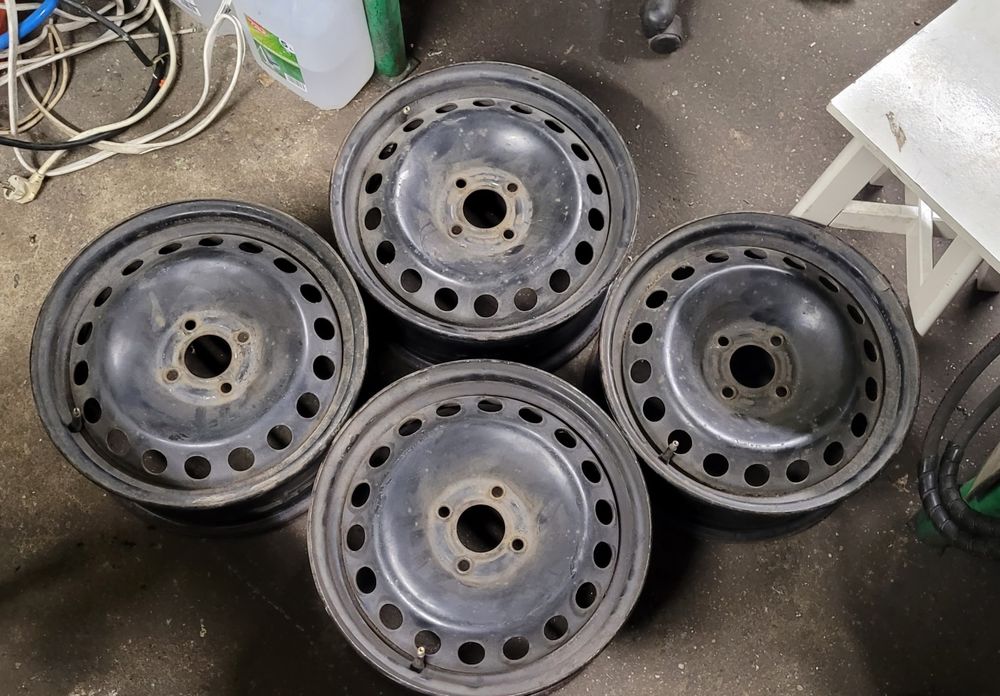 Felgi stalowe r15 4x100  4 sztuki