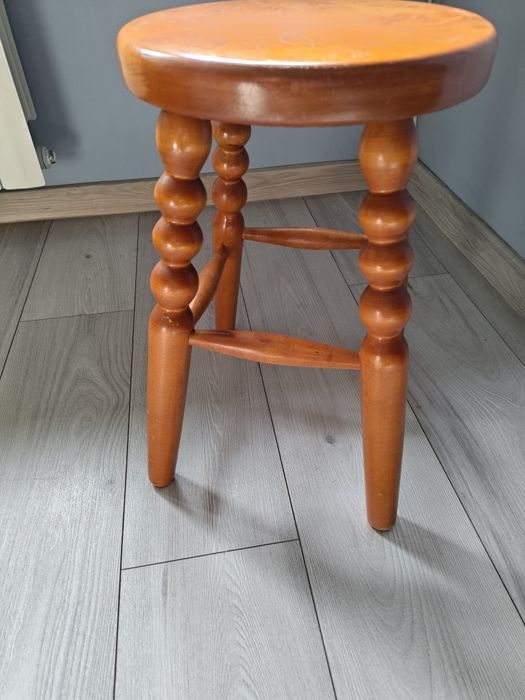 Sprzedam taboret drewniany
